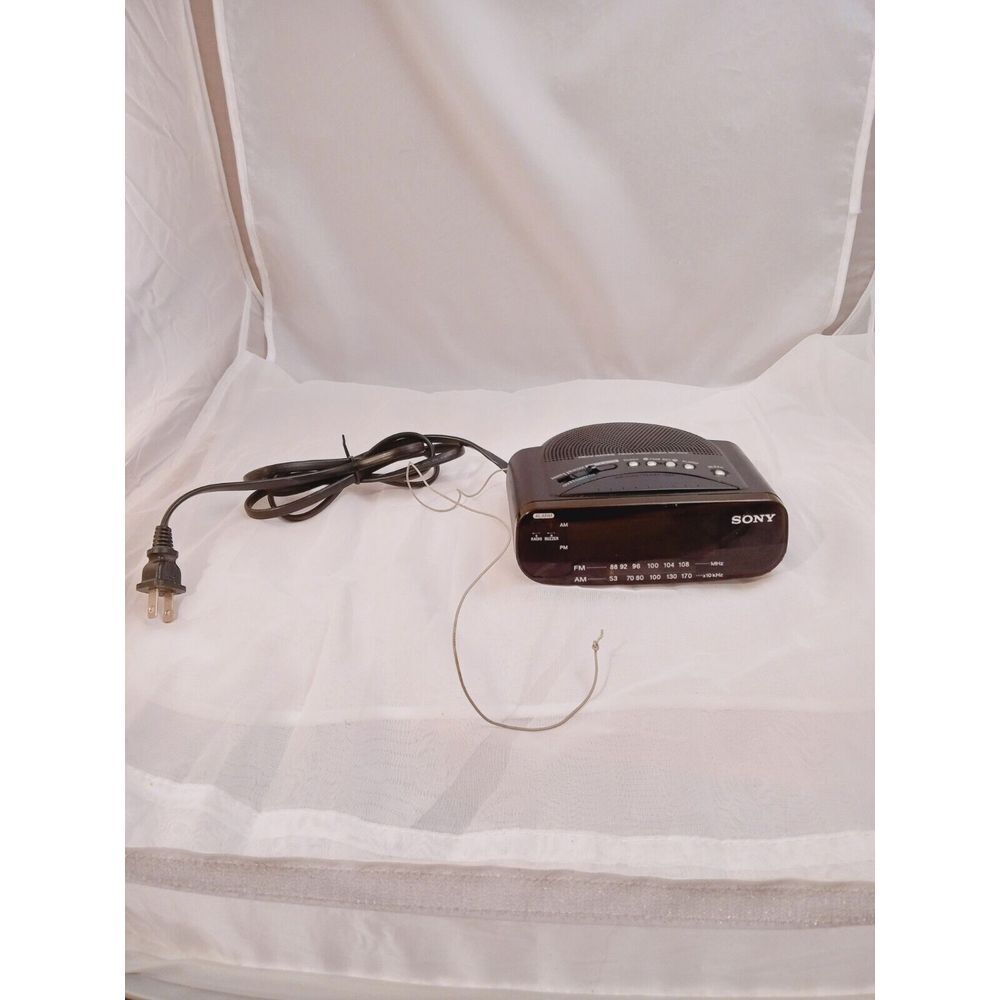 Sony ICF-C212 Dream Machine FM/AM LED Alarm Clock Radio Snooze‎ Battery Backup